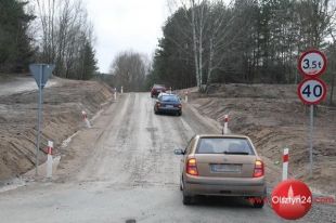 Ulica Wąwozowa z asfaltowym dywanikiem?