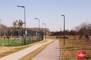 „Inteligentne” oświetlenie ścieżek nad Jeziorem Krzywym