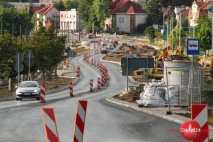 Od środy jeździmy całą szerokością ulicy Sikorskiego