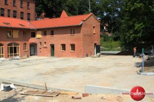 Wojewoda nie przerwał sporu o posesję i ogrodzenie Domu Pielgrzyma