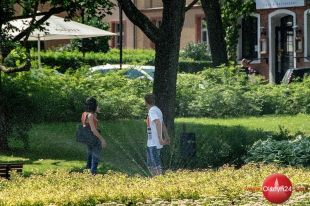 Kurtyny wodne wspomogą olsztynian w przetrwaniu upałów