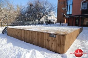 Na Targu Rybnym stanęła nowa scena. To inwestycja zrealizowana z ramach OBO