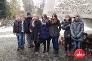 Gimnazjaliści z „Piątki” spacerowali po Warszawie