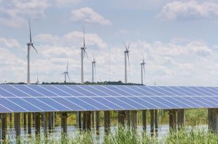 Technik urządzeń i systemów energetyki odnawialnej – jakie technologie powinien znać? 