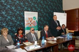 Debata o współpracy powiatowego samorządu z reprezentantami niepełnosprawnych