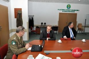 Wizyta ambasadora na przejściu w Grzechotkach