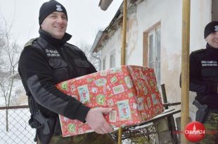 Świąteczne prezenty od funkcjonariuszy i pracowników Straży Granicznej