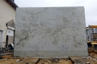 Dwa reliefy ozdobią dworzec w Olsztynku