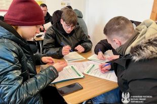 Ponownie założyli wojskowy mundur