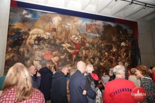 Replika „Bitwy pod Grunwaldem” pozostaje w Muzeum w Stębarku!