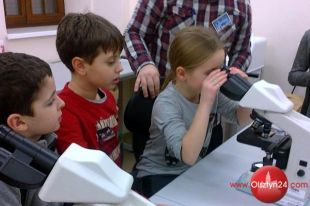 Pierwszaki z SP 32 na Nocy Biologów