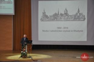 Uroczysta sesja naukowa na UWM