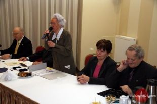 Przedwojenny materiał też kruszeje