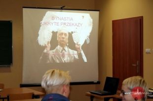 Naukowo o „Dynastii”