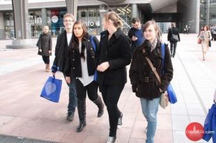 Praca za granicą szansą dla młodych ludzi 