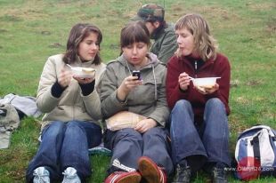 Umożliwianie kontaktów, czyli skąd się biorą naukowcy