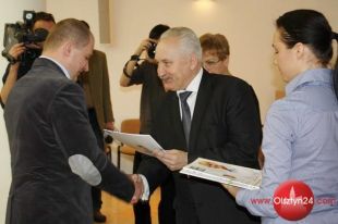 Pięćdziesięciu doktorantów odebrało umowy stypendialne