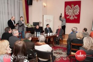 Olsztyński Wehikuł Czasu dojechał do ratusza