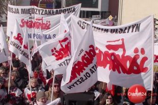 Związkowcy pikietowali pod Urzędem Wojewódzkim