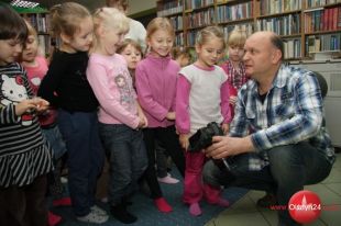 Przedszkolaki poznały pracę fotografa