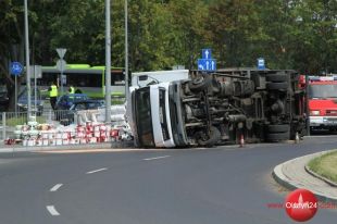 Ciężarówka przegrała z prawami fizyki