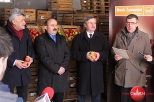 Są darmowe jabłka, nie ma chętnych do jedzenia...