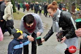 Znani olsztynianie kwestowali na rzecz ratowania starych cmentarzy po raz dwunasty