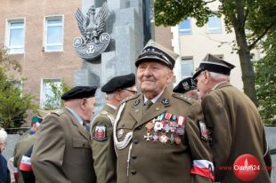 W Olsztynie odsłonięto pomnik Armii Krajowej