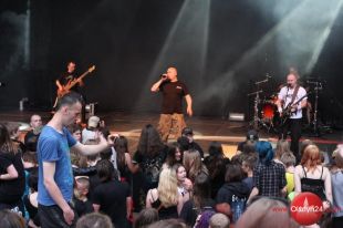 Ostro i rockowo, ale zdrowo w amfiteatrze