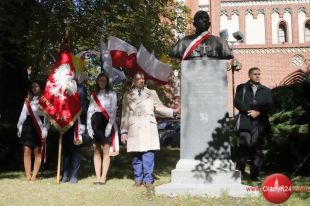 W Olsztynie odsłonięto pomnik ks. Adalberta Wojciecha Zinka