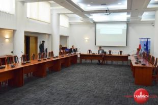 Wirtualna sesja Rady Powiatu w Olsztynie