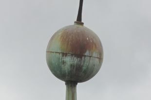 Naprawa ratuszowej iglicy trudniejsza, niż się mogło wydawać