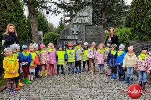 Przedszkolaki z „Trzynastki” wzięły udział w akcji   „Szkoła pamięta”