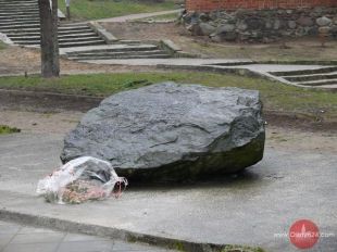 Uporządkowali otoczenie obelisku Seweryna Pienieżnego juniora