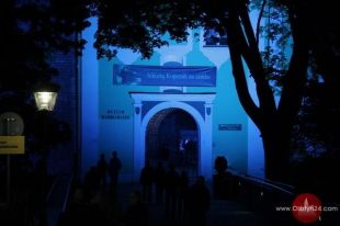 Zamek w kolorach tęczy