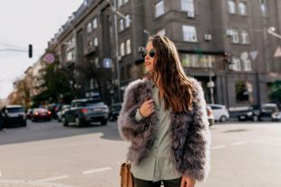 Modne okrycia wierzchnie na specjalne okazje: elegancja i styl