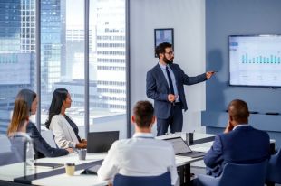 W jaki sposób wykorzystać doświadczenie do przebranżowienia?