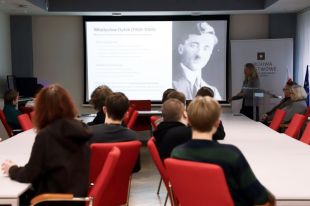 Posłuchaj głosów z przeszłości w Radiu Historia