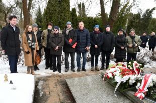 Odpowiedzialność za słowo ponad czasem. Olsztyńscy dziennikarze uczcili pamięć Seweryna Pieniężnego