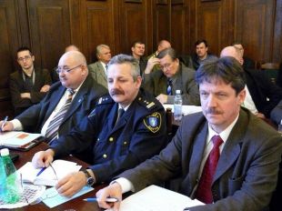 Na cmentarzach nie palimy!