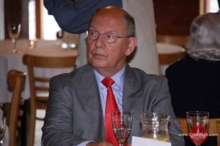 Dyrektor artystyczny filharmonii z nominacją profesorską