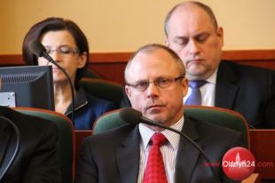 Marszałek zaleca spokój. Przynajmniej do piątku.