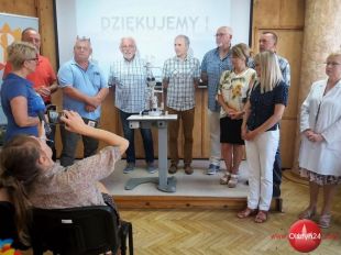 Balowali w szczytnym celu. Dzisiaj przekazali biomikroskop pacjentom szpitala dziecięcego