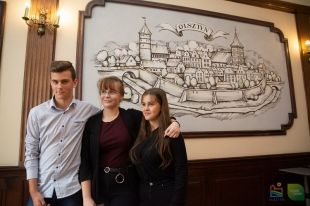 Młodzi olsztynianie zachowali zimną krew i udzielili pomocy przedmedycznej 80-latce