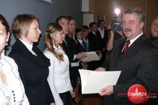 Premier i minister przyznali stypendia