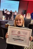 Absolwentka „Ekonomika” Iza Niewdzięczna leci na staż do Japonii