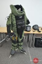 Robot i kombinezon pirotechniczny w Centrum Szkolenia SG