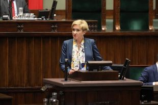 URSZULA PASŁAWSKA: Należy premiować matki pracujące