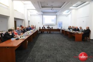 Po raz trzeci w tej kadencji obradowała Rada Powiatu w Olsztynie 