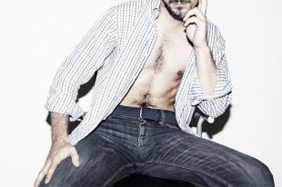 Dlaczego warto posiadać w szafie jeansową kurtkę męską?